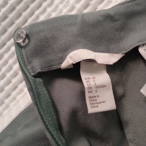 H&M Ruffle Mini Skirt - Picture 3 of 4